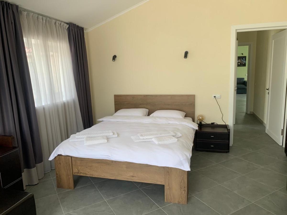 Zig Zag Hotel Kamianets-Podilskyi Ngoại thất bức ảnh