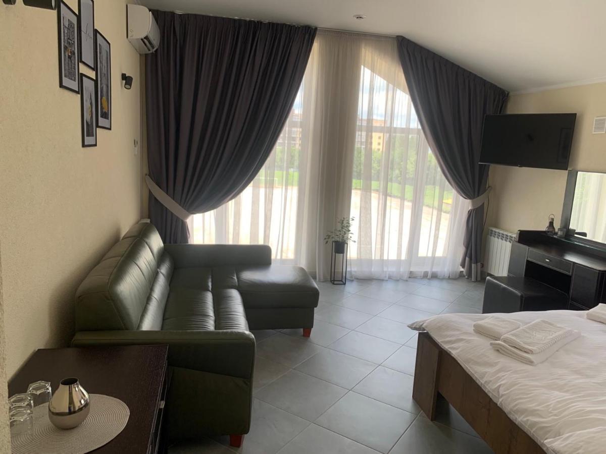 Zig Zag Hotel Kamianets-Podilskyi Ngoại thất bức ảnh