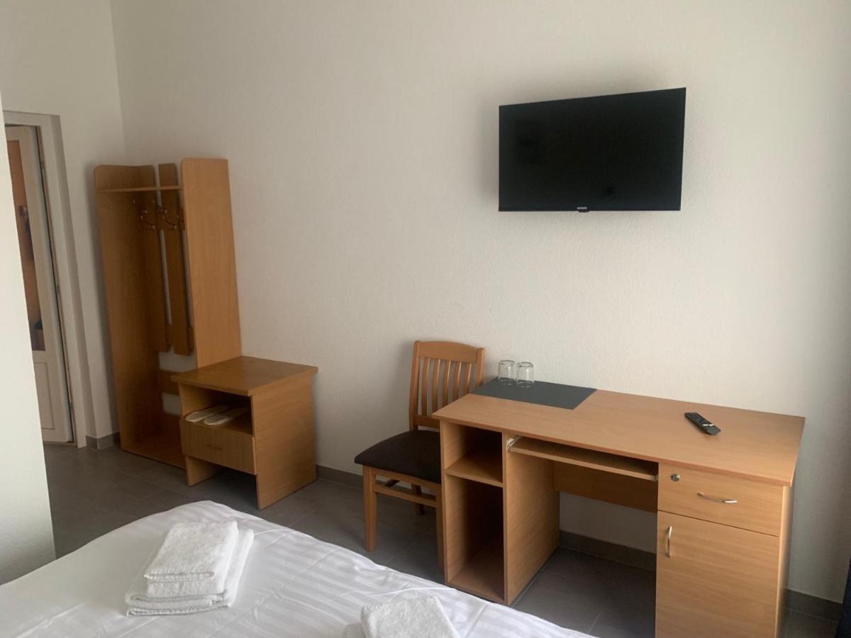 Zig Zag Hotel Kamianets-Podilskyi Ngoại thất bức ảnh